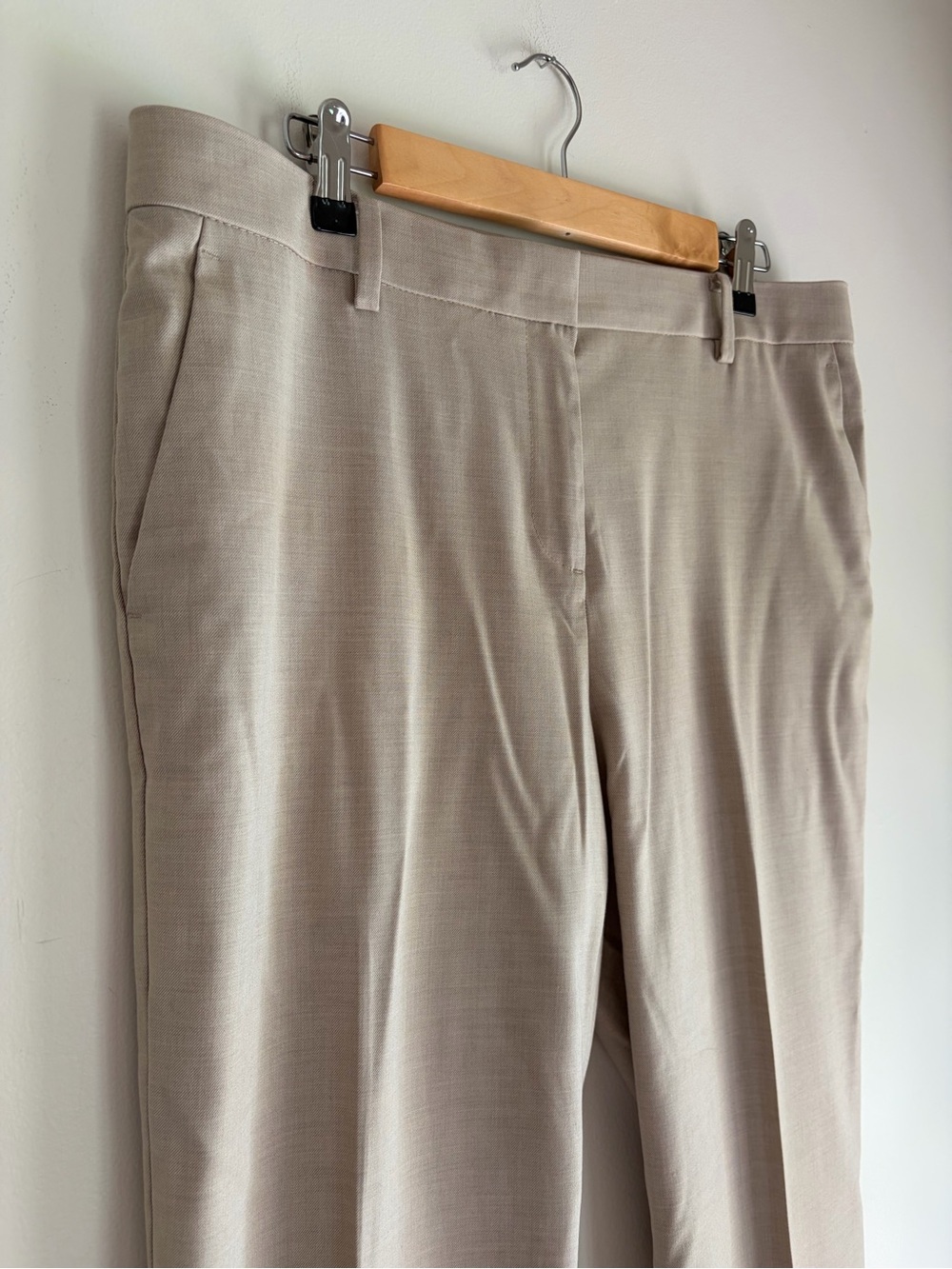 Ann Taylor The Sophia Beige Straight Leg Trousers Size 10 - Picture 2 of 6